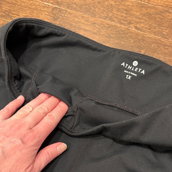 Athleta Revelation Pant 1X Black Flare Leg Yoga Waistband Pocket - Picture 3 of 13